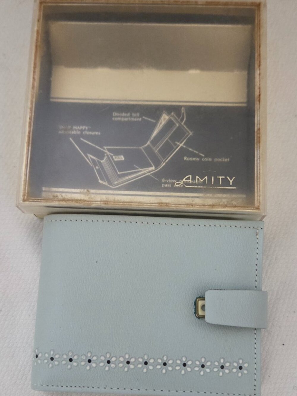 Vintage Amity Wallet Metallic Gold Bi Fold Flowers Snap Closure Card Slots